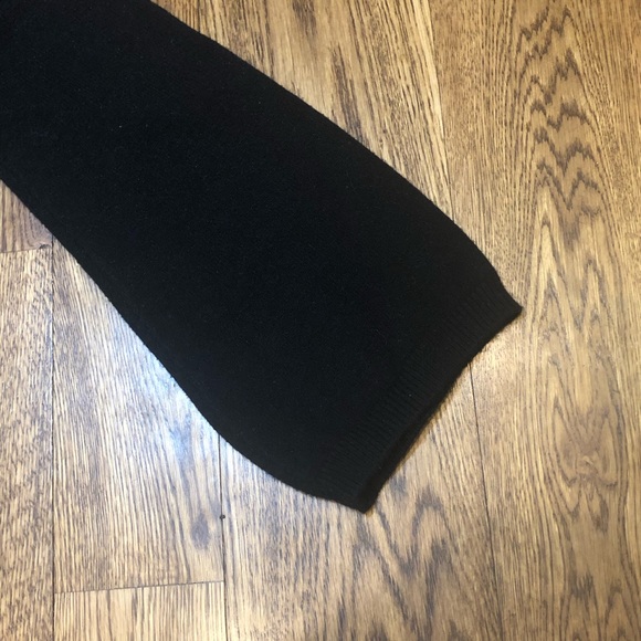 ❤️Host Pick❤️ LF Carmar Cropped Sweater - Picture 5 of 8